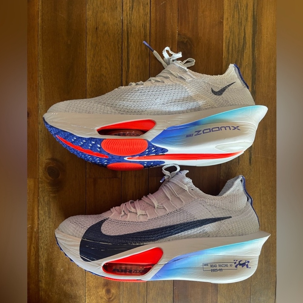 Nike Alphafly 3-Men’s size 9/Women’s 10.5-Brand New